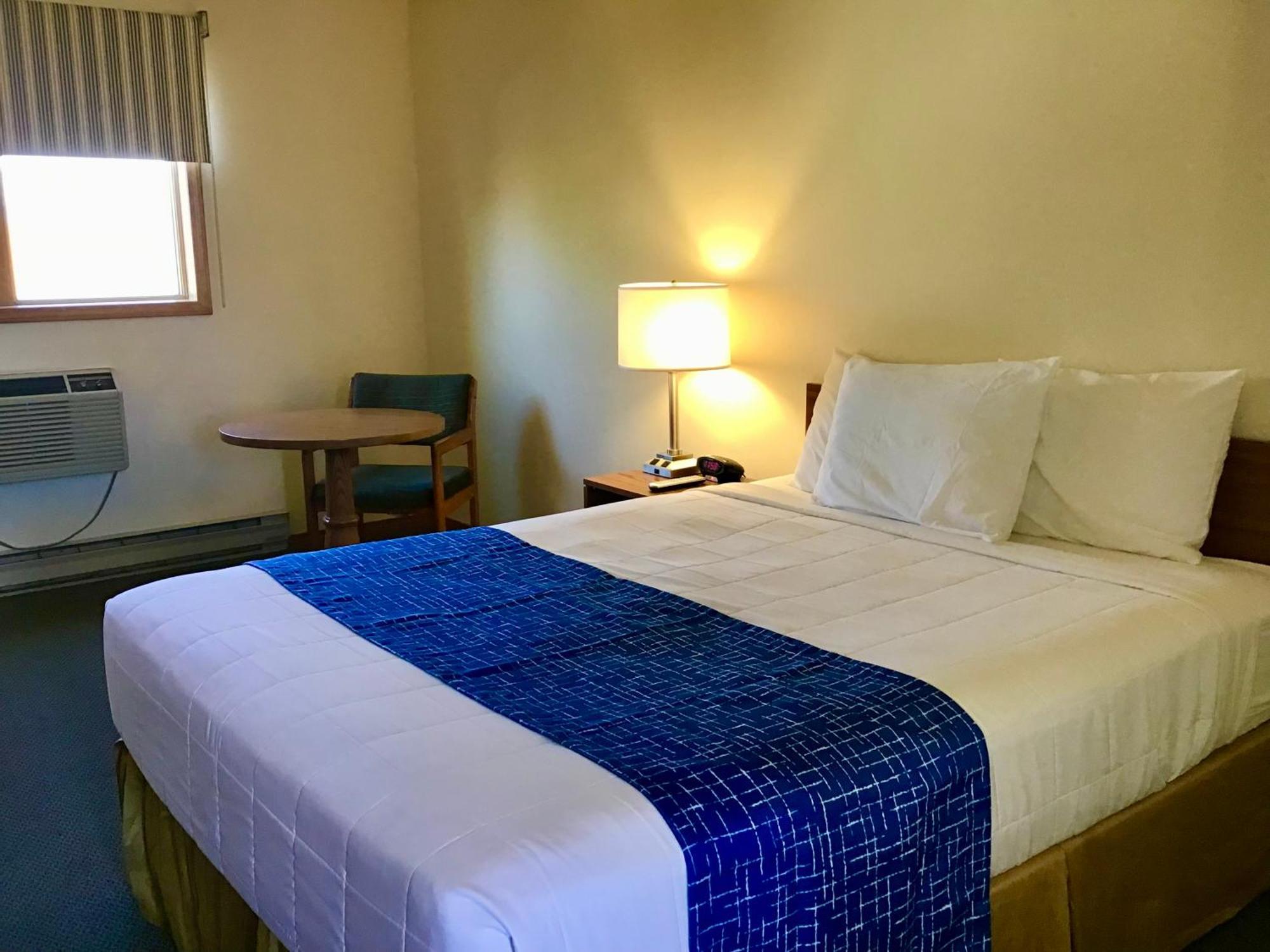 Travelodge By Wyndham Three Forks Esterno foto